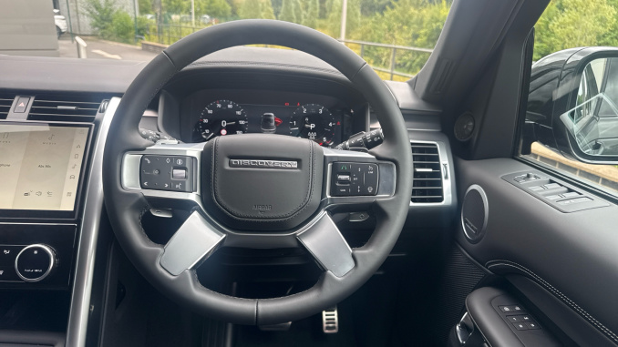 Land Rover Discovery 3.0 D350 Metropolitan Edition 5dr Auto Diesel Station Wagon - Image 15